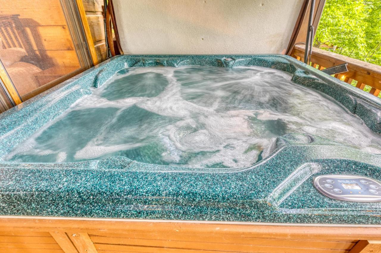 Secluded Sunrise Ridge: Mountain View Retreat with Hot Tub Villa Blue Ridge Exterior photo