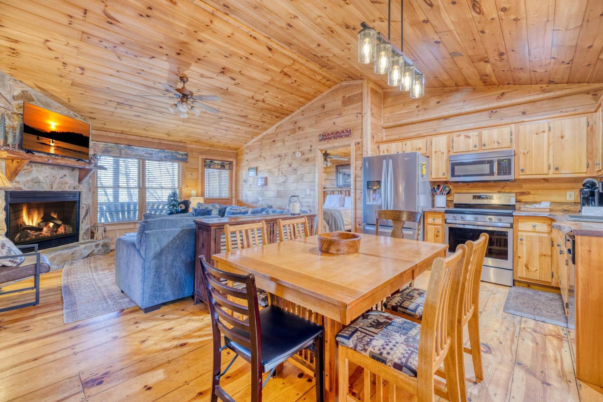 Secluded Sunrise Ridge: Mountain View Retreat with Hot Tub Villa Blue Ridge Exterior photo